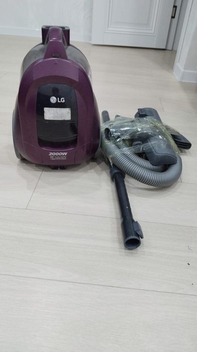 Пылесос LG 2000W в отличном состоянии