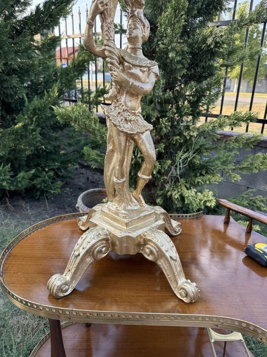 Postament din lemn, aurit