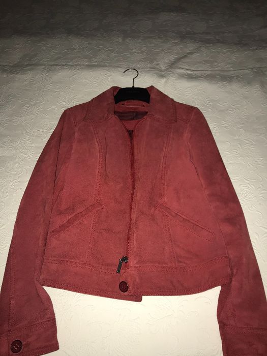 велурено яке цвят бордо