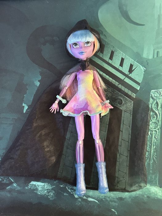 Продаю кукол Monster High