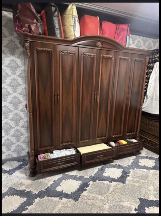 Spalniy kitayskiy komplekt