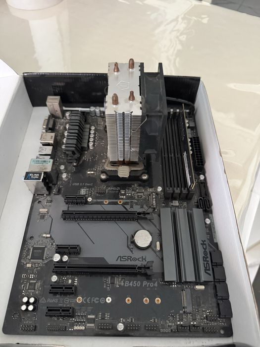 Материнская плата ASRock B450 Pro4 в сборе