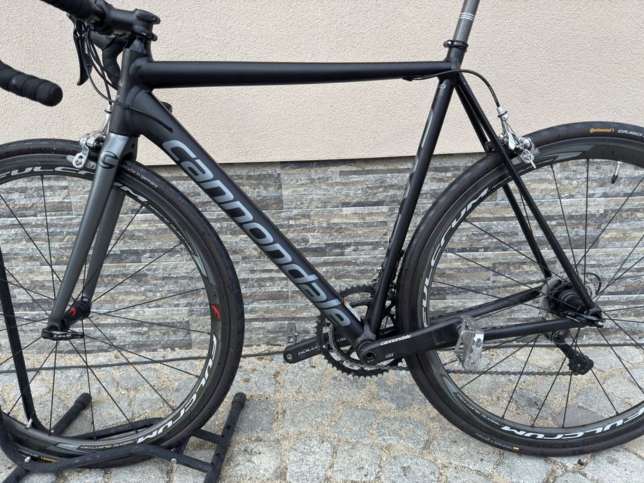 Шосеен велосипед Cannondale Ultegra карбонови капли размер: 28/56