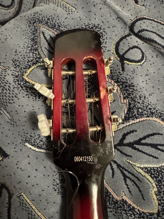 Гитара акустическая