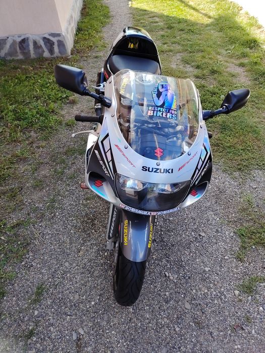SUZUKI gsxr 600 ! IMPECABIL ! ca NOU