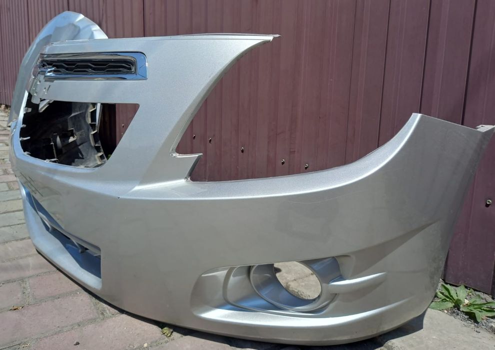 Продам капот и бампер на Шевроле Кобальт