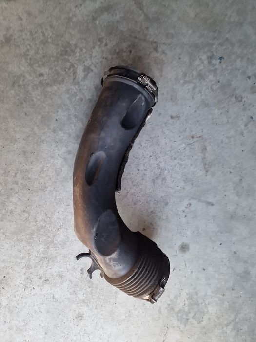 Furtun aer turbo admisie bmw f10 f07 f01 f06 f12 f13 258cp 313cp n57