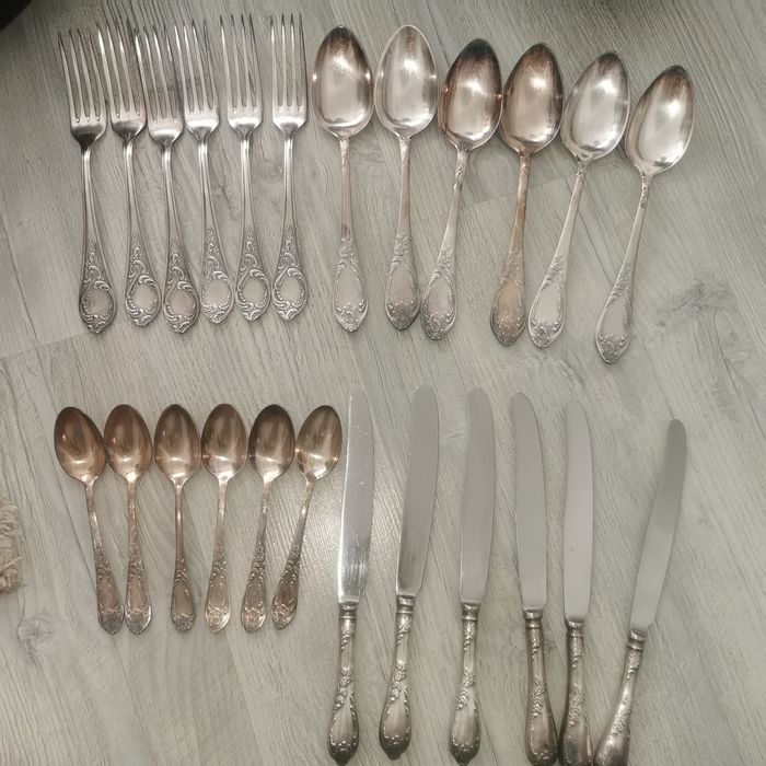 Set tacâmuri vintage argintate