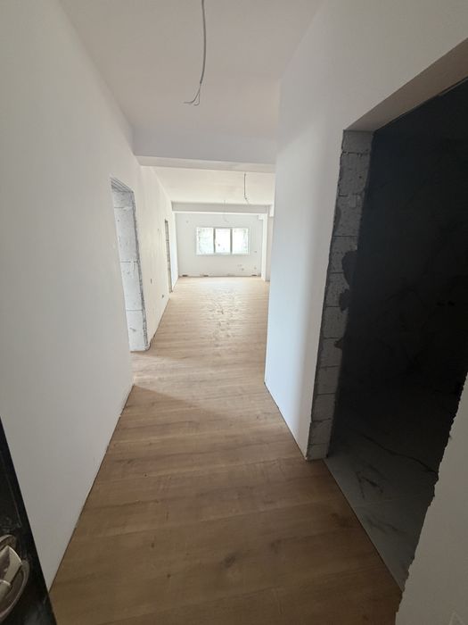 Apartament la cheie 93 mp  zona Damila/Etaj 3 Bloc nou /Lift/Loc de parcare