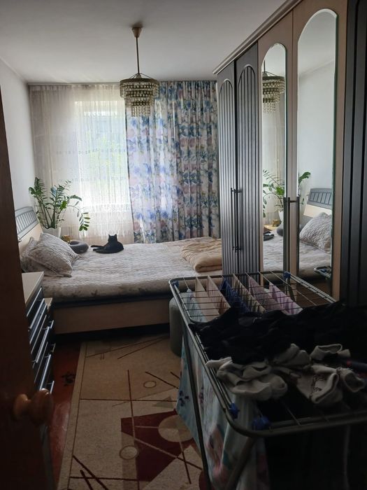 Продаётся 2х ком.кв. в среднем состоянии.