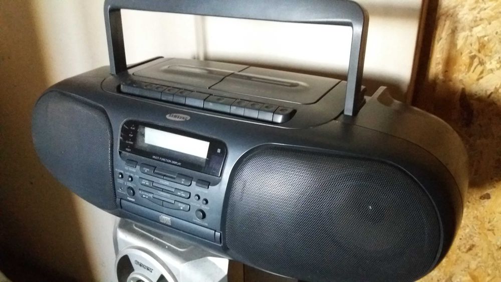Dublu radio , casetofon cu cd - Samsung , Model RCD-1600.