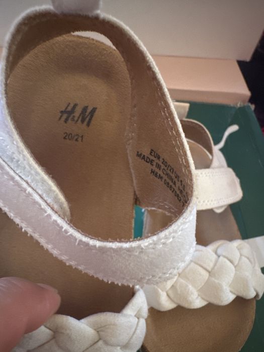 Sandale hm marimea 20-21