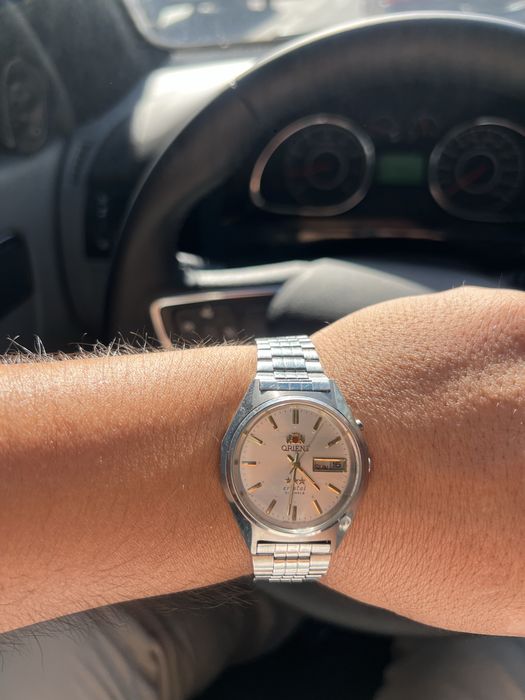 Orient soat sotiladi kristal oynasi