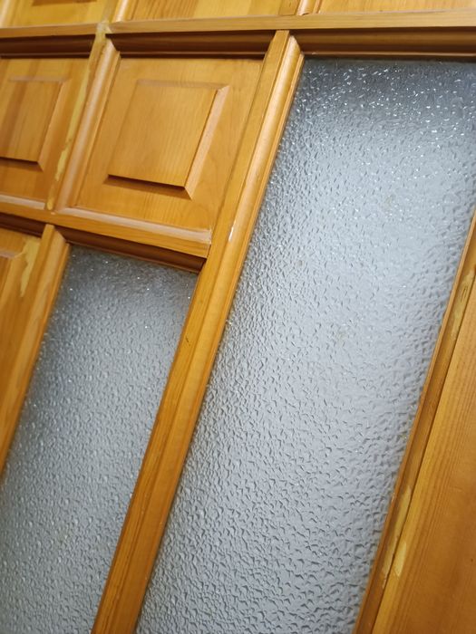 Межкомнатная дверь (дерево)