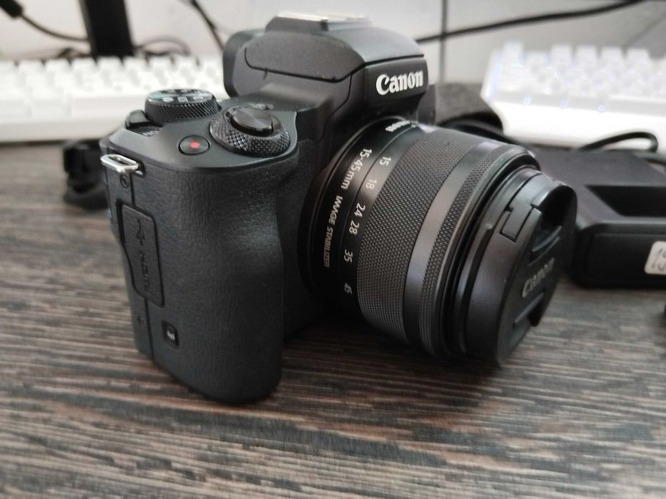 Canon M50 + аксесоари - крайна цена - 650лв