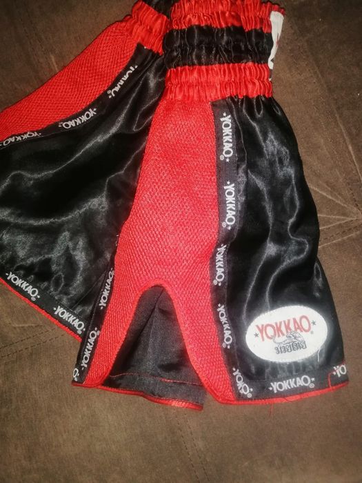 Продам спортивные шорты