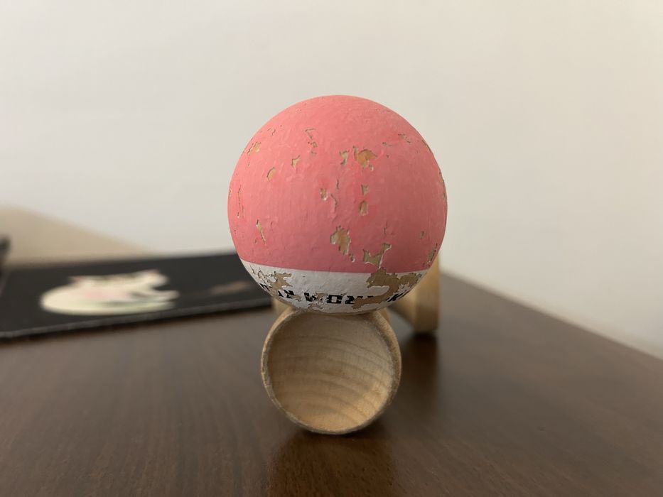 Vand kendama krom pop, roz, rubber.