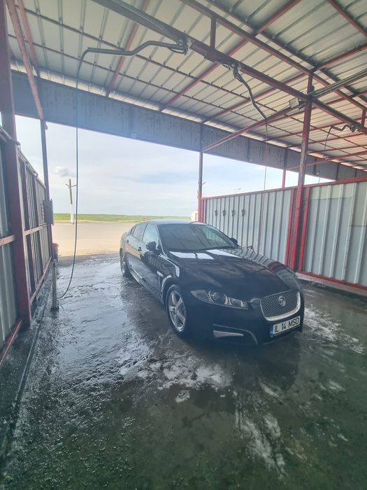Vand Jaguar xf  2012