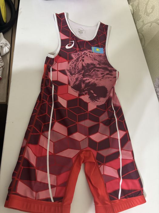 Борцовки и нательники