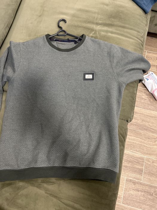 Продавам блуза армани M