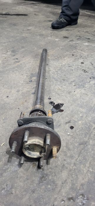 Planetara stanga spate Nissan Navara D 40 sau pathfinder