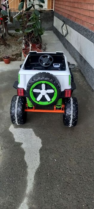 Детский электромобиль