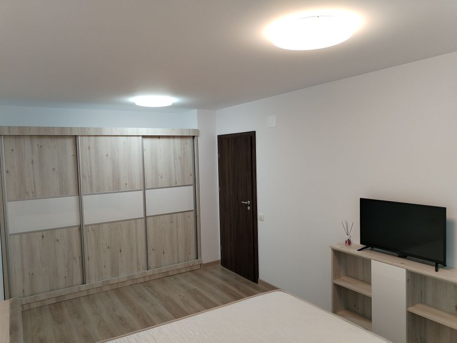 Închiriez apartament 2 camere Urban Plaza