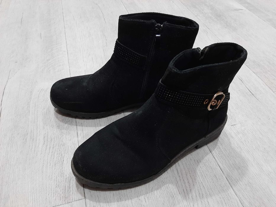 Продаю женские демисезонные полусапоги