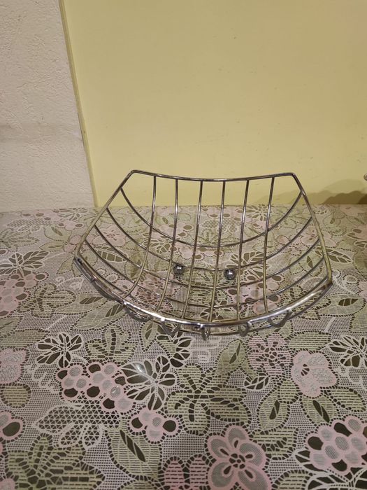 Фруктовница металлическая