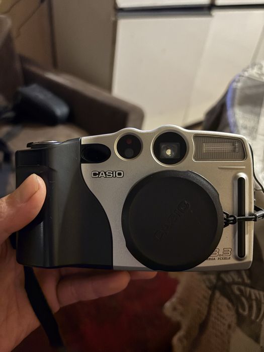 Фотоапарат casio 3.3 mega pixels