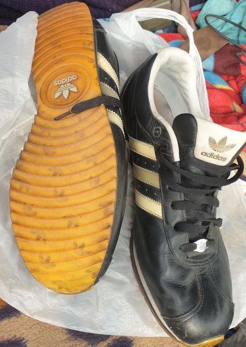 Продам кроссовки