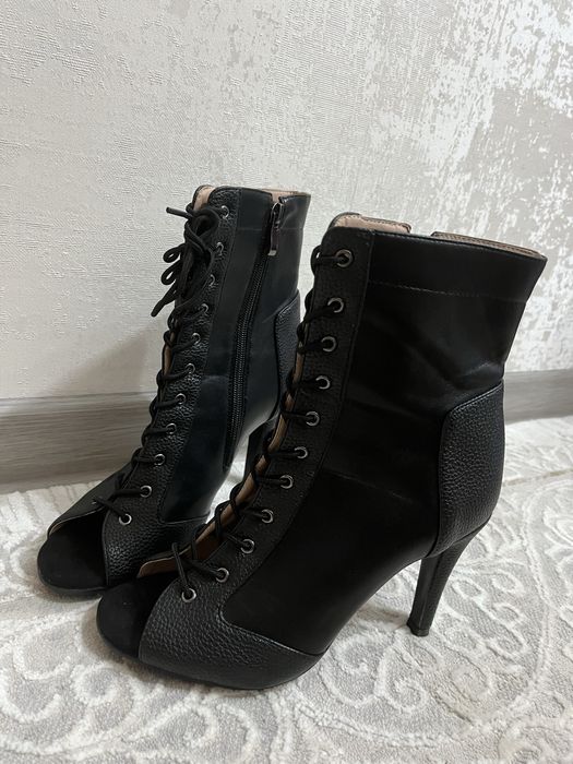 Продам Туфли для танцев high heels