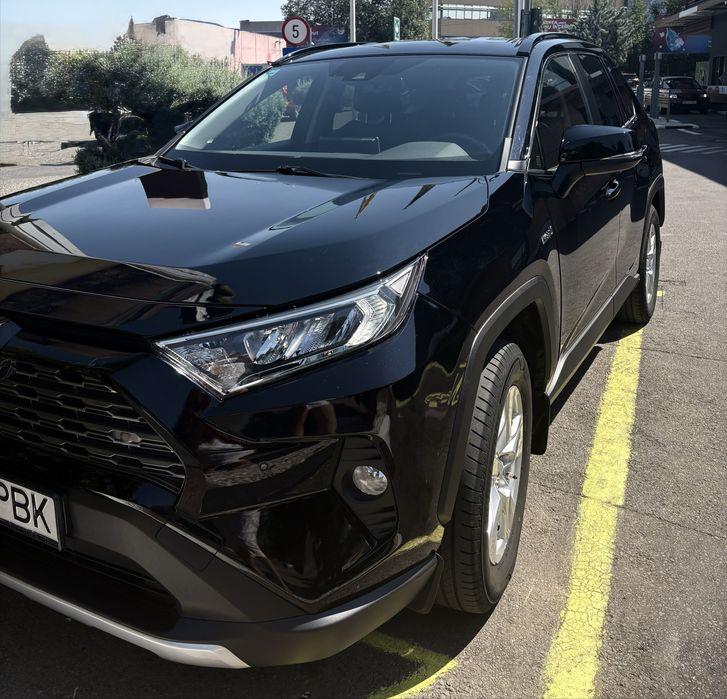 Toyota RAV4 Hybrid AWD 4x4 Dec. 2021 Prim Proprietar Istoric Toyota
