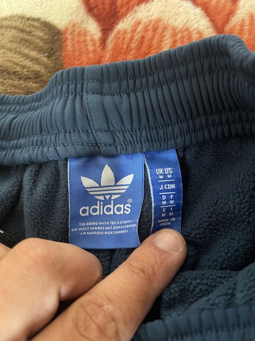 Vand pantaloni Adidas marimea M