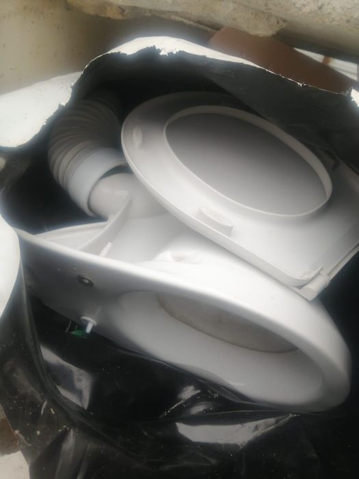 Продаётся унитаз