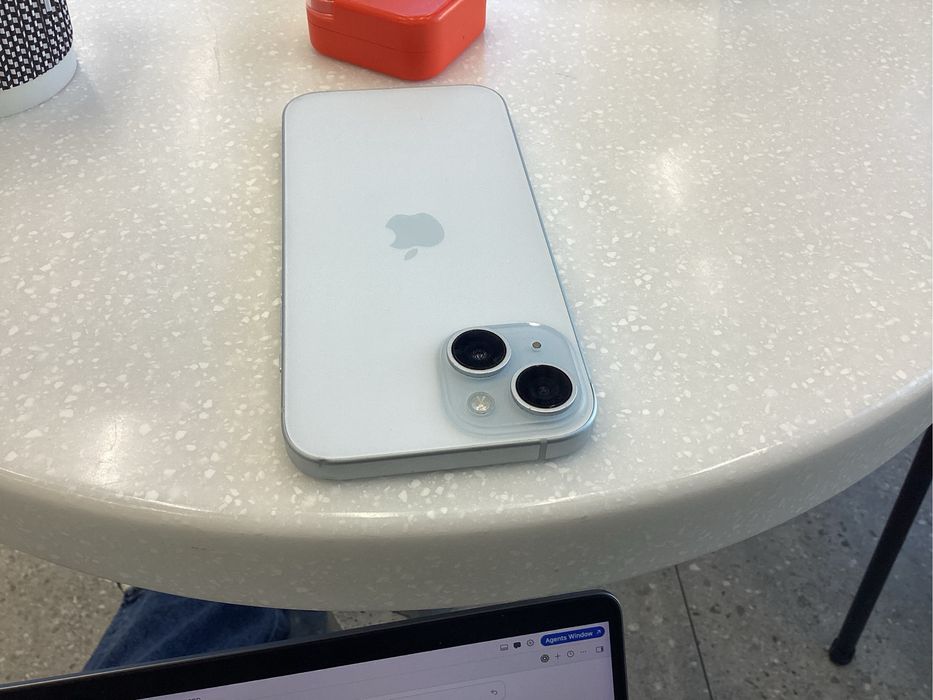 Продаю Iphone 15 128gb