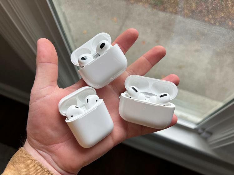 Airpods pro , Airpods 3 , Airpods 2.2 lux,Dubai