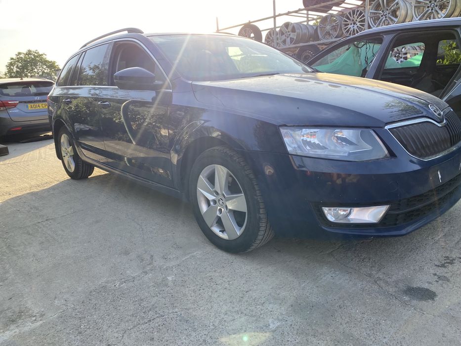 Bară față completă cu 6 senzori parcare  Skoda Octavia 3