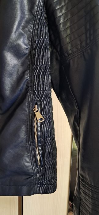 Дамско тъмно синьо кожено яке