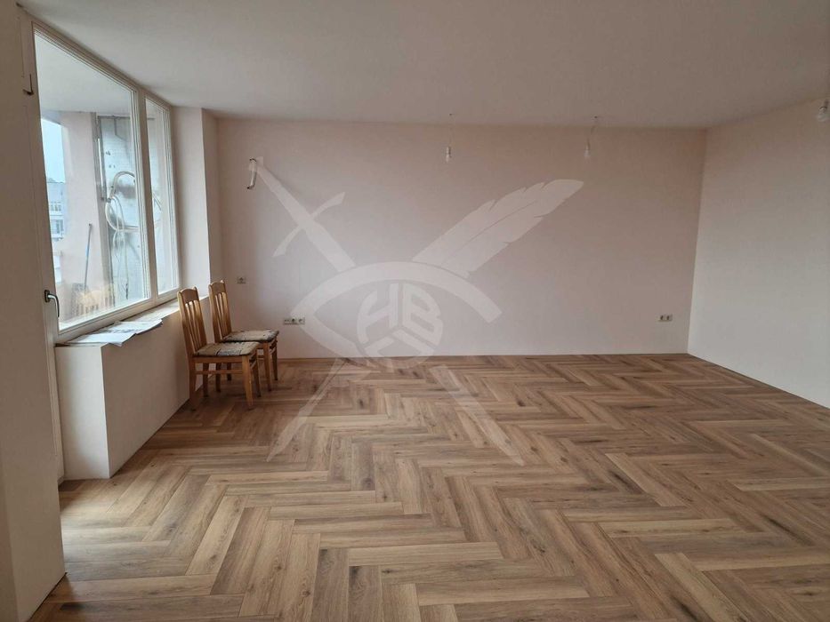 Продава се Тристаен апартамент в Пловдив, Център - 160 кв.м за 1678 €/кв.м - Снимка #9