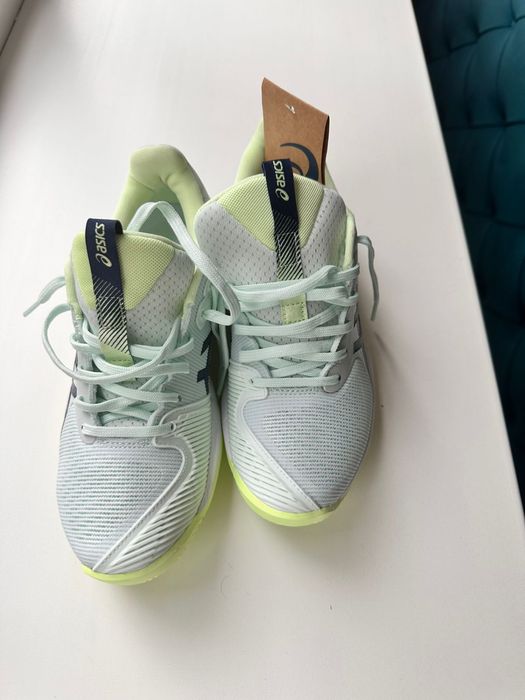 Теннисные кросовки Asics для грунта 36-37р.