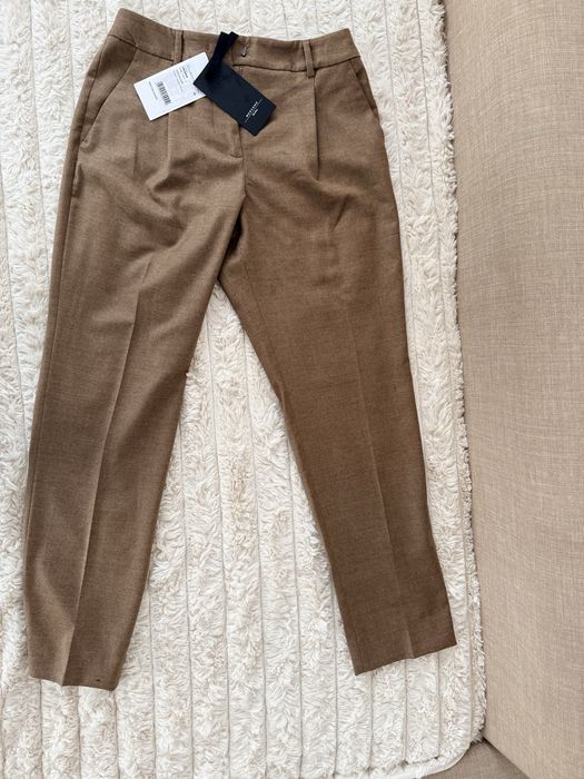 Pantaloni Max Mara din lana, noi cu eticheta