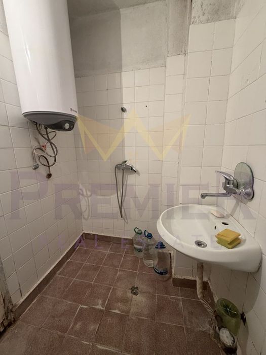Продава се Двустаен апартамент в Варна, Погреби - 50 кв.м за 2100 €/кв.м - Снимка #4
