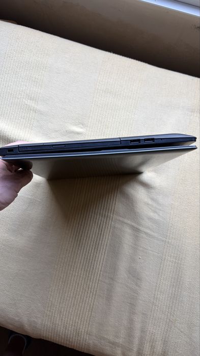 Лаптоп Lenovo IdeaPad 310-15IKB / i7-7500U / 8GB DDR4 / NVIDIA 2GB / 2TB HDD