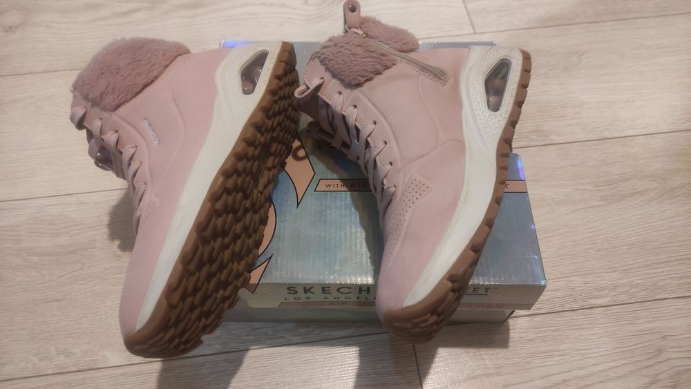 Дамски зимни обувки Skechers