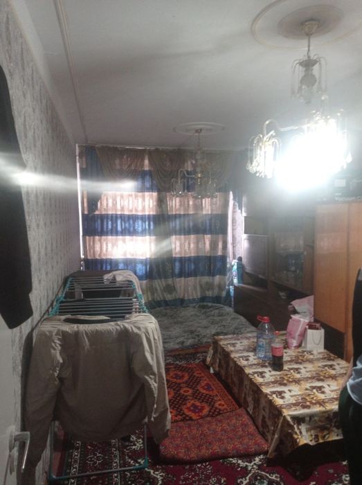 Чиланзар 8. 1 комнатная. Срочно. Продажа. Без ремонта