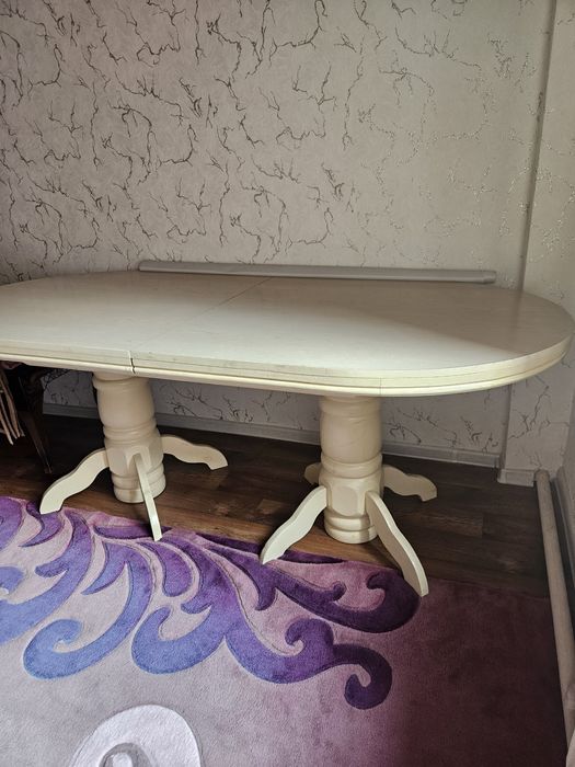 Стол для гостиной