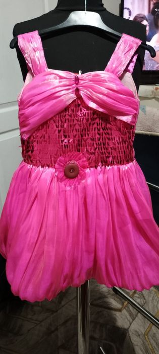 Rochițe la lot 150 de lei mărimile 3luni -12 luni