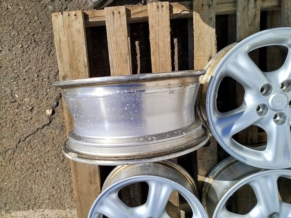 15 цола 5 х 100 мм Тойота Приус / Авенсис / Корола - 6 инча / ЕТ 39