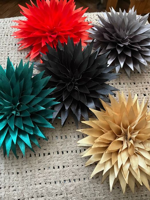 Цветы из атласной ленты